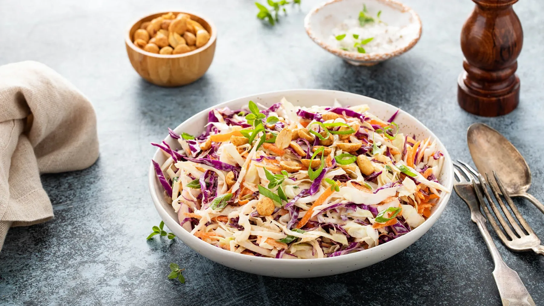 5 “next-level” hladnih prilog za popoln BBQ piknik: Kraljice žara, ki jih pripravite vnaprej