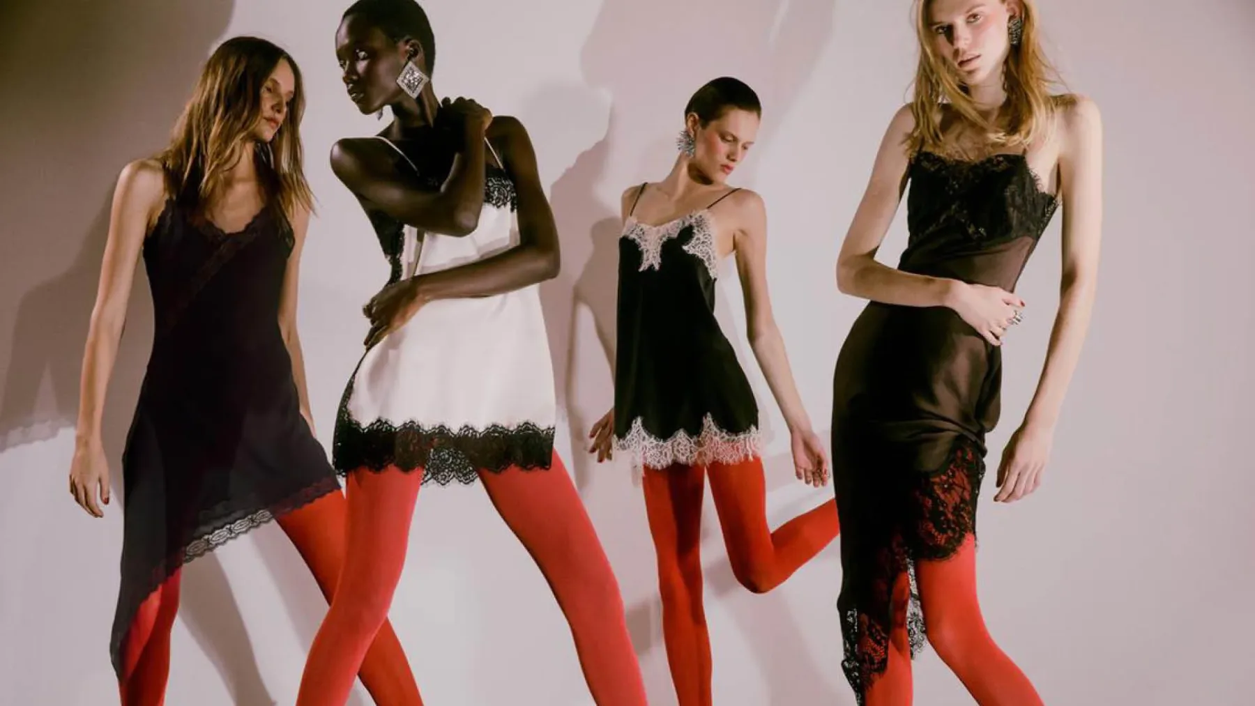 6 kul načinov, kako nositi viralen Zara lingerie top to zimo – tudi med prazničnimi žuri