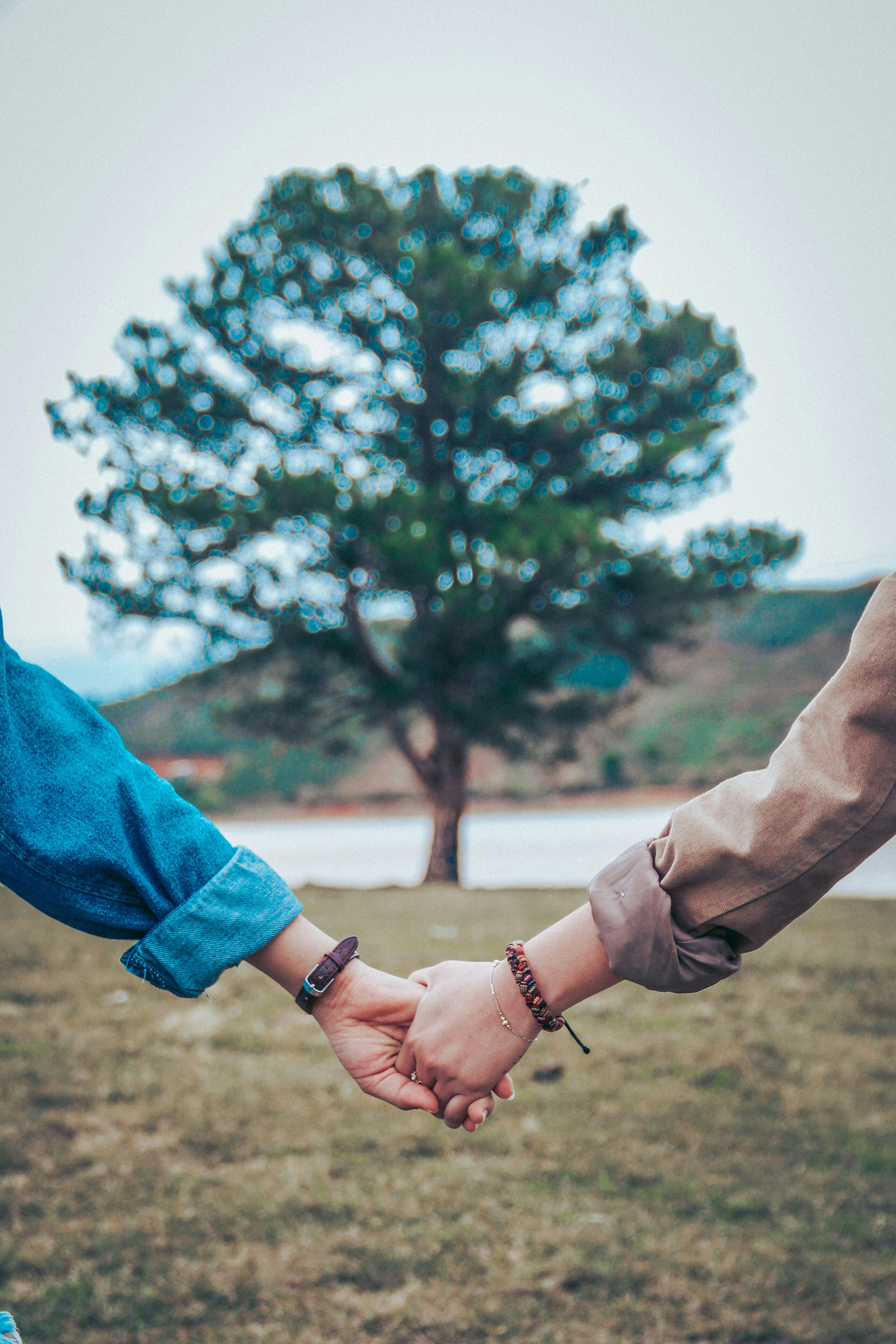 6 znakov, ki vam jasno kažejo, da vaš partner še ni prebolel bivše