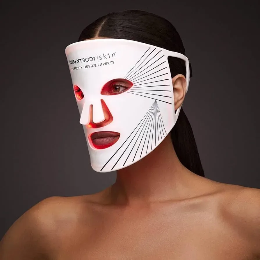 6x najboljše LED maske za obraz 2025, ki jih priporočajo dermatologi (in lepotni vplivneži) – za vidno pomlajeno kožo kar doma