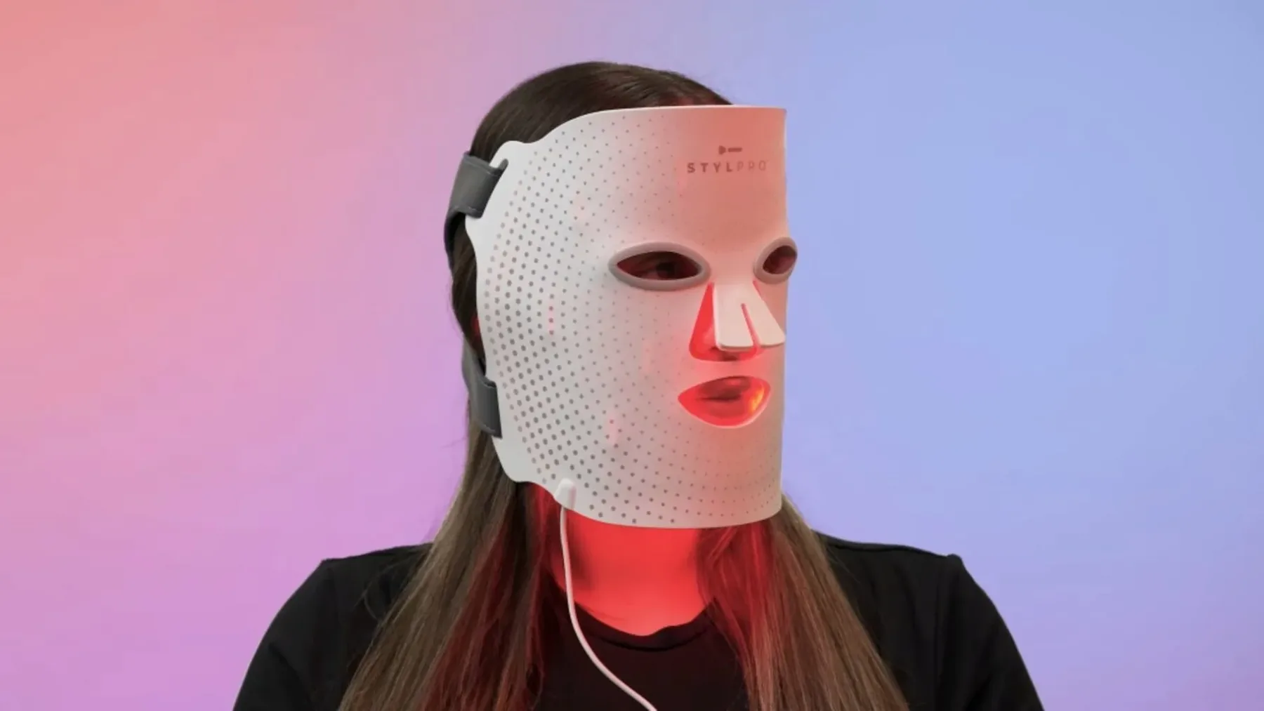 6x najboljše LED maske za obraz 2025, ki jih priporočajo dermatologi (in lepotni vplivneži) – za vidno pomlajeno kožo kar doma