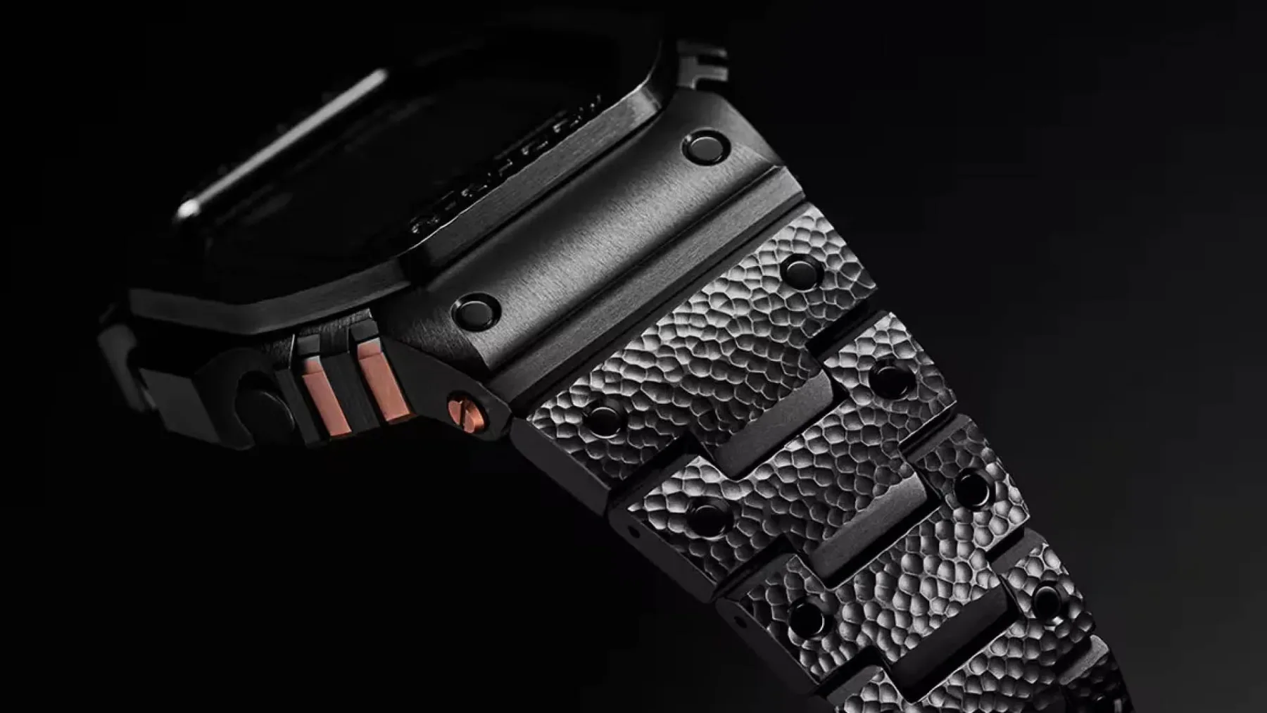 7.500 € za Casio G-Shock MRG-B5000HT – kvadratna ikona iz ročno kovane titanijeve umetnosti