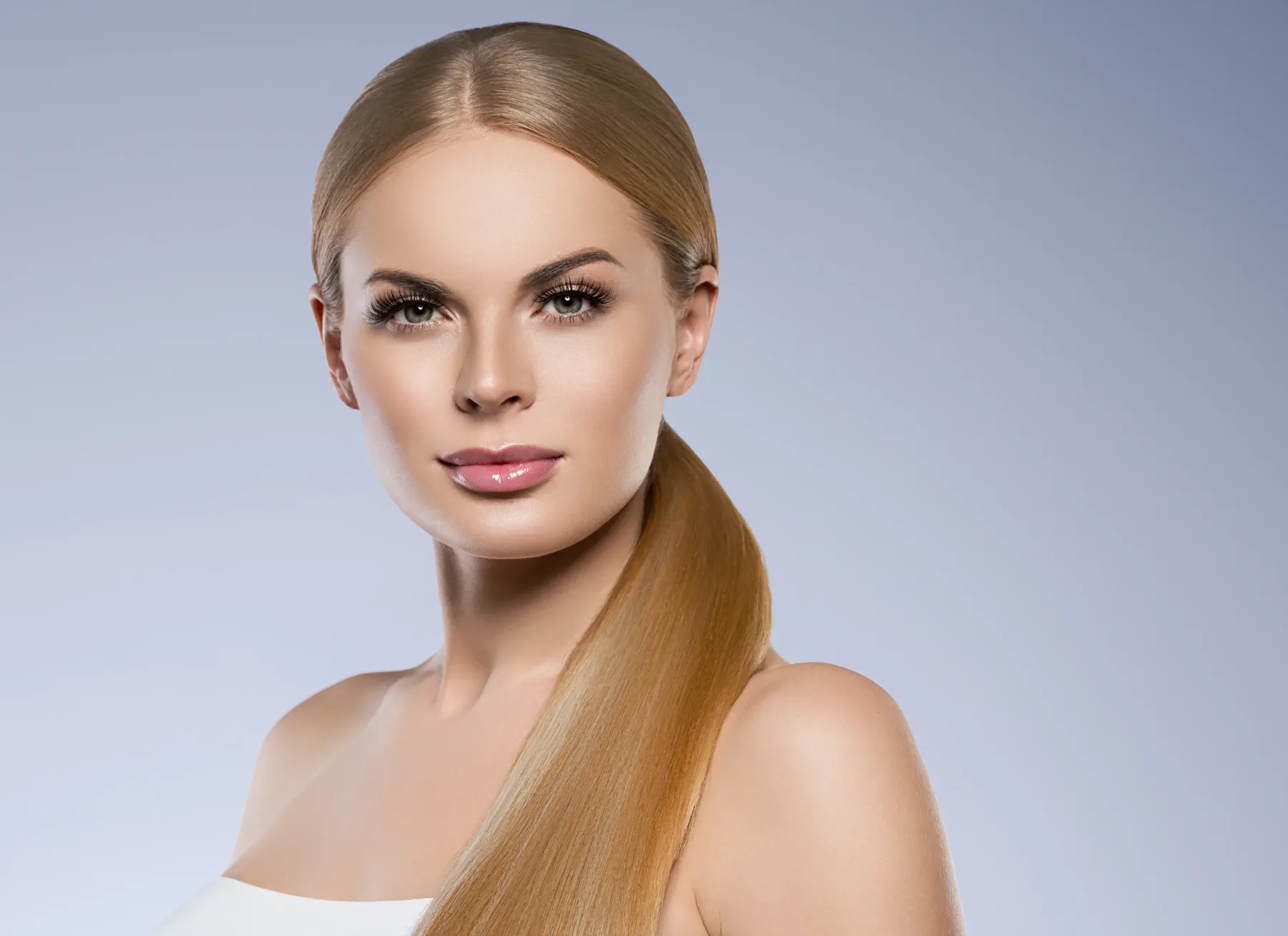 7 čudovitih frizur, ko imaš mastne lase – kako ‘bad hair day’ spremeniti v modni manifest