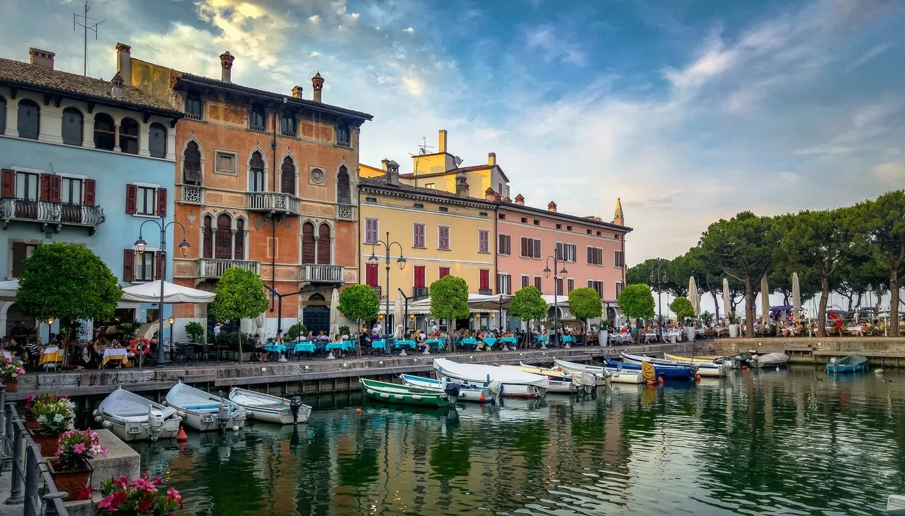 8 najlepših majhnih mest v Italiji, ki so boljša ideja kot še en selfi pred Kolosejem