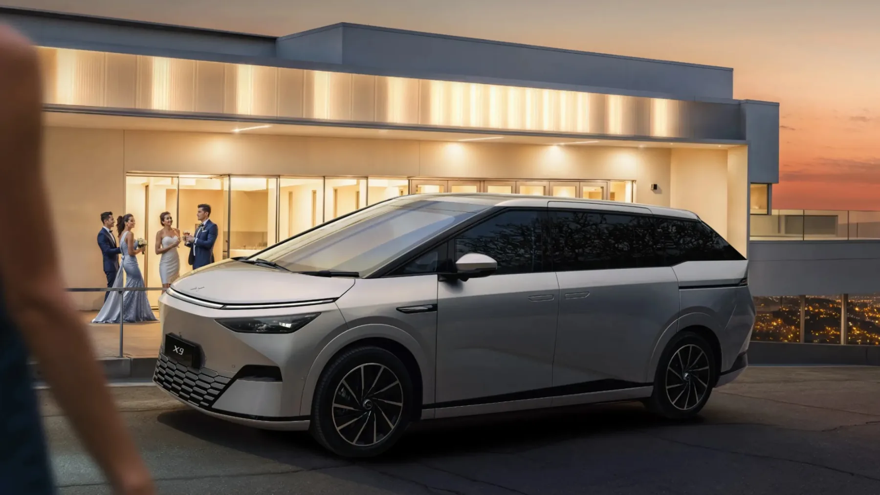 8+ odličnih električnih avtomobilov 2025, ki prekašajo Teslo v teh zadevah – slednja se zdi zastarela