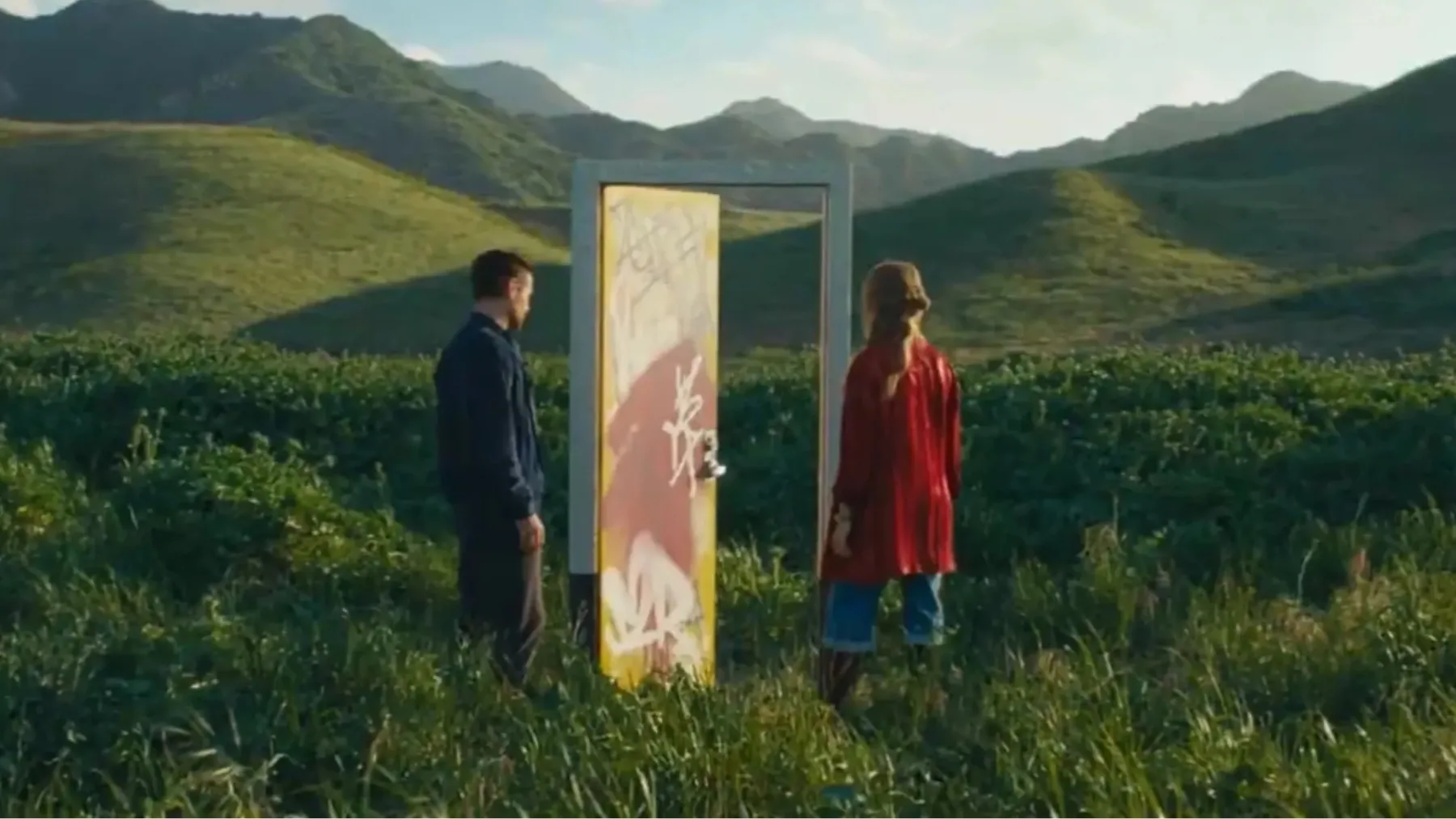 A Big Bold Beautiful Journey (2025): Margot Robbie in Colin Farrell potujeta skozi čas in ljubezen – ta film bo razbil vaša srca (in zlepil nazaj)