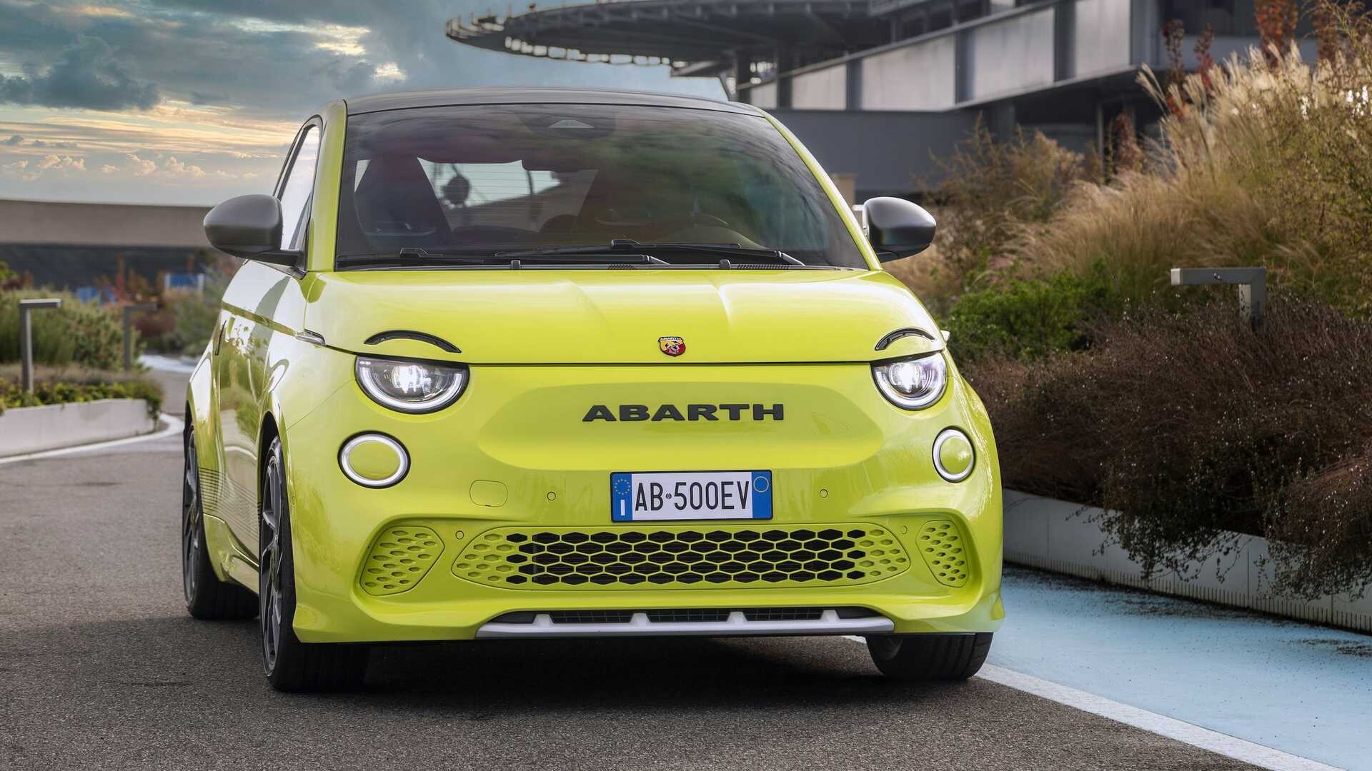 Abarth 500e: električna tudi italijanska mesta legeda