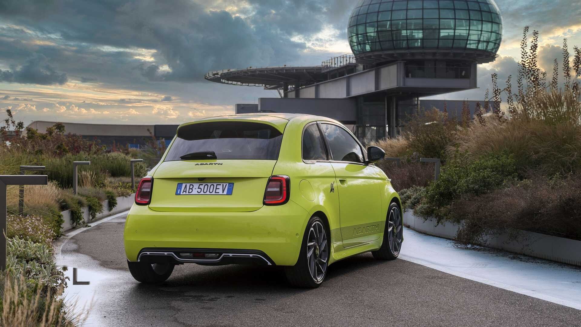 Abarth 500e: električna tudi italijanska mesta legeda
