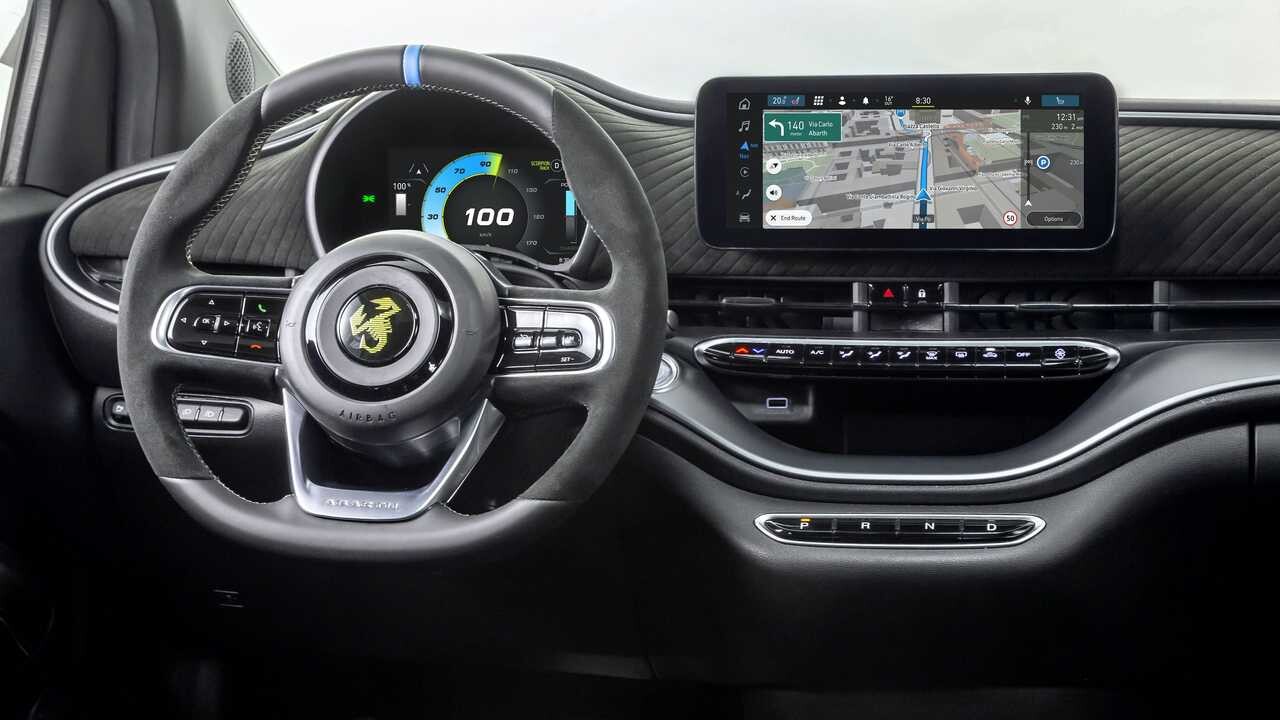 Abarth 500e: električna tudi italijanska mesta legeda