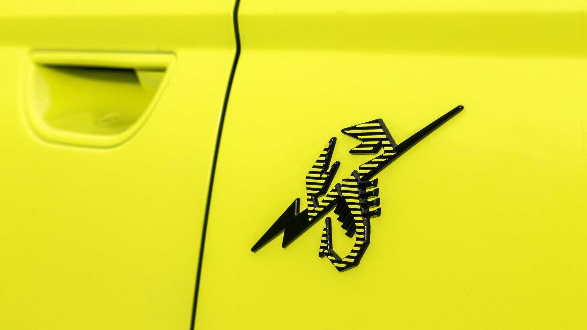 Abarth 500e: električna tudi italijanska mesta legeda