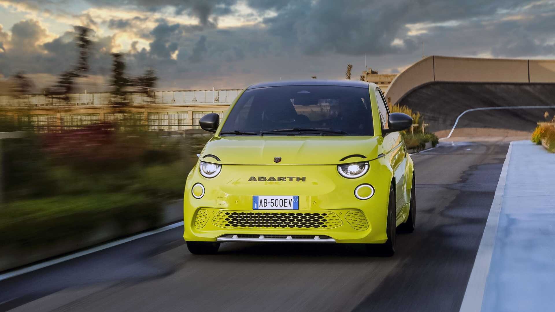 abarth-500e (15)