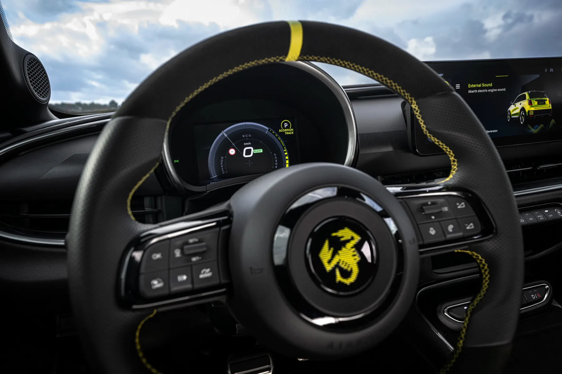 Abarth 600e: Najmočnejši Abarth vseh časov – Električni škorpijon z 280 konjskimi močmi!
