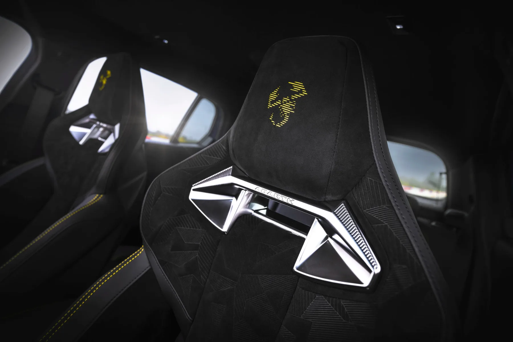 Abarth 600e: Najmočnejši Abarth vseh časov – Električni škorpijon z 280 konjskimi močmi!