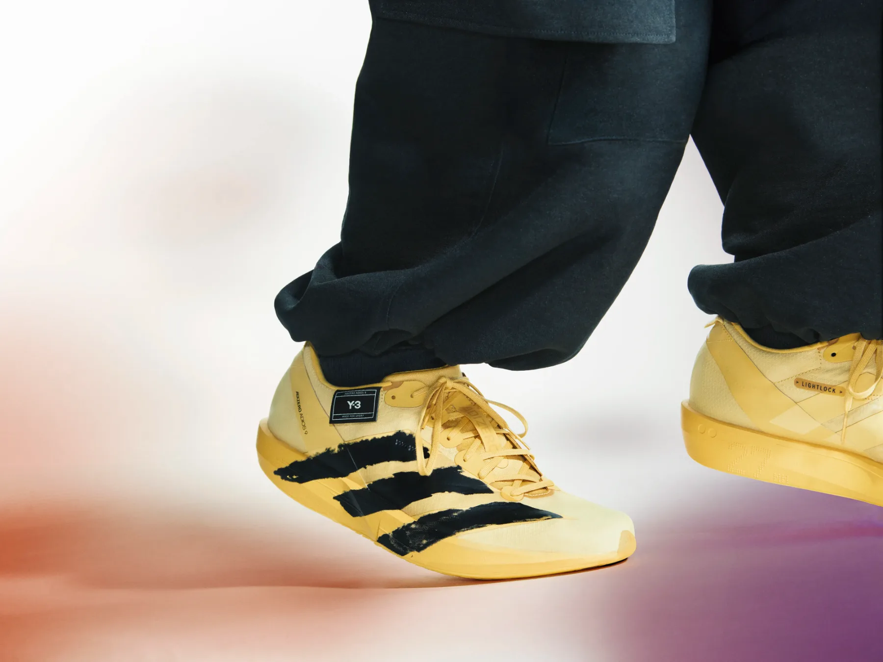 adidas Y-3 tekaška kolekcija jesen/zima 2025: ko športna funkcionalnost sreča modno poetiko