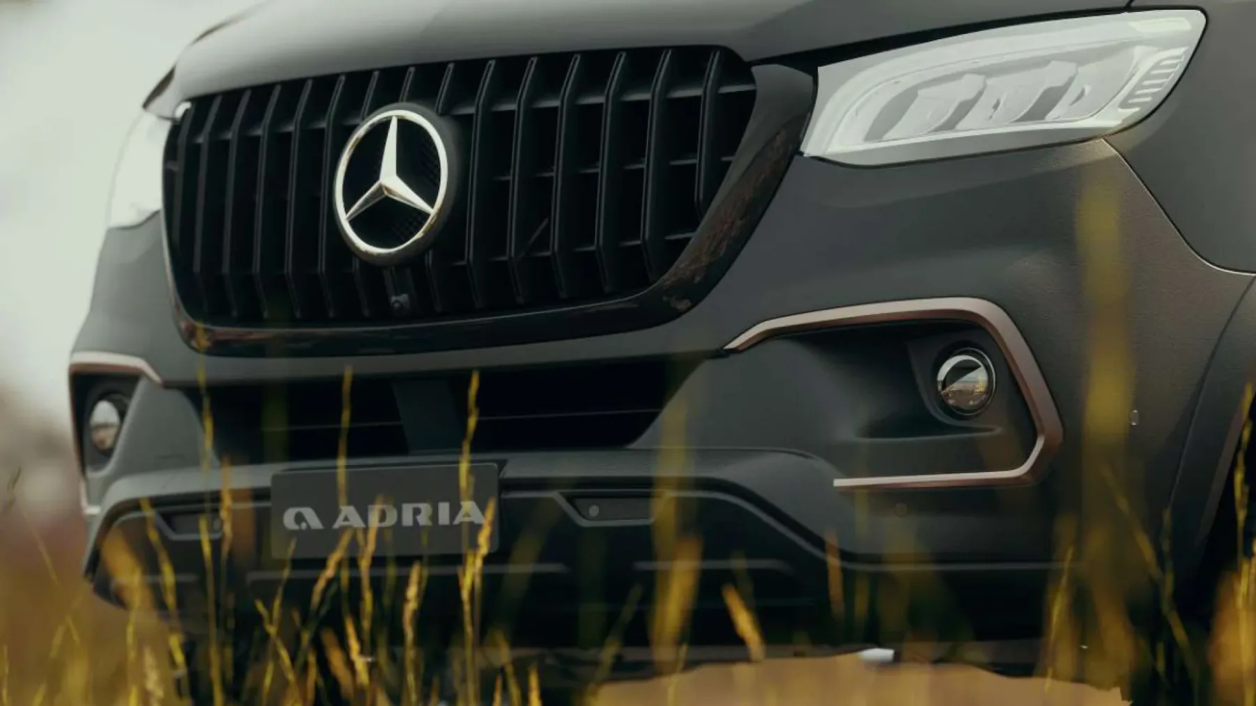 Adria SuperTwin Mercedes Sprinter: Luksuz, robustnost in svoboda – Adria SuperTwin na Mercedes Sprinterju s 4×4