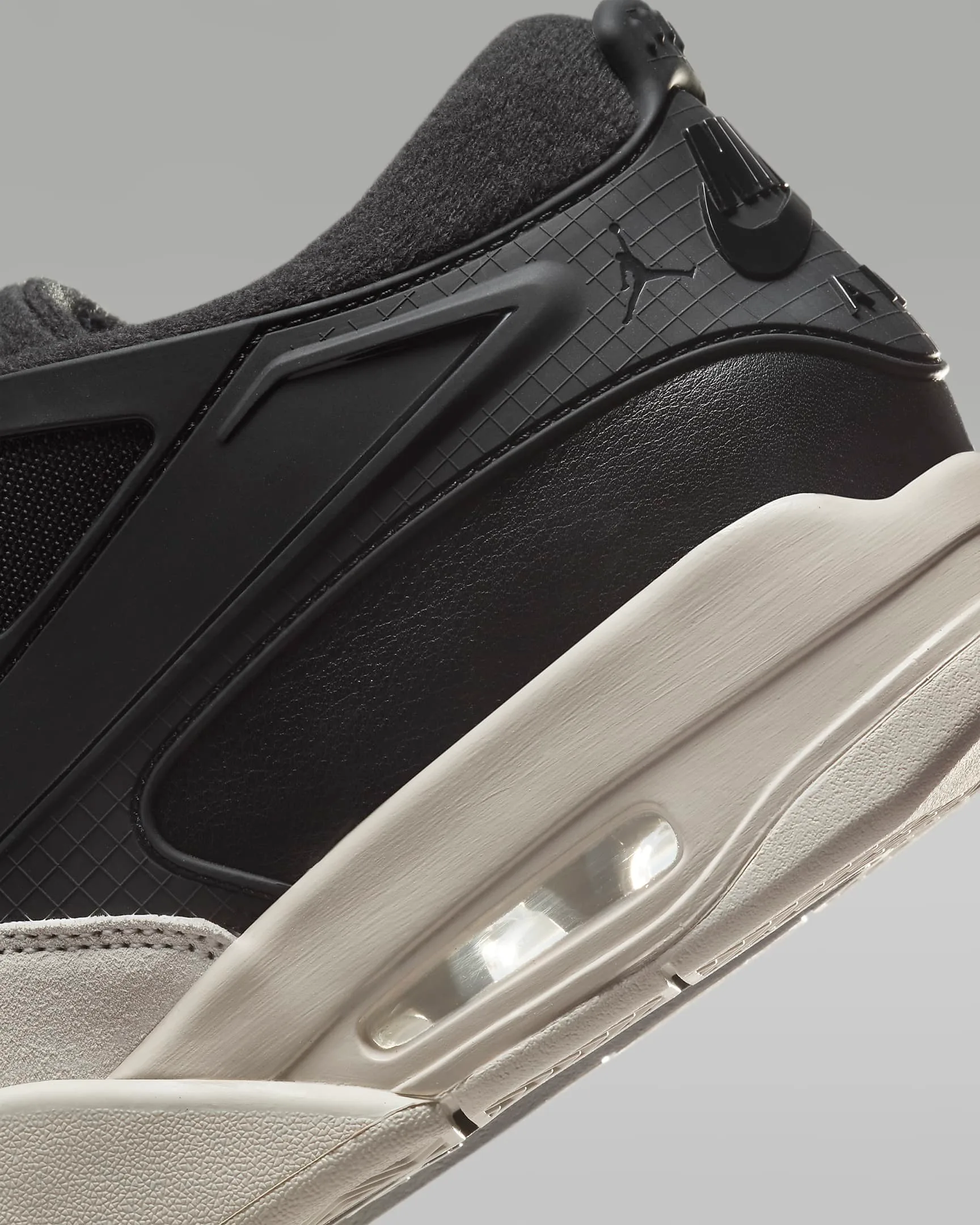 Air Jordan 4 RM: Legendarni model z moderno preobrazbo