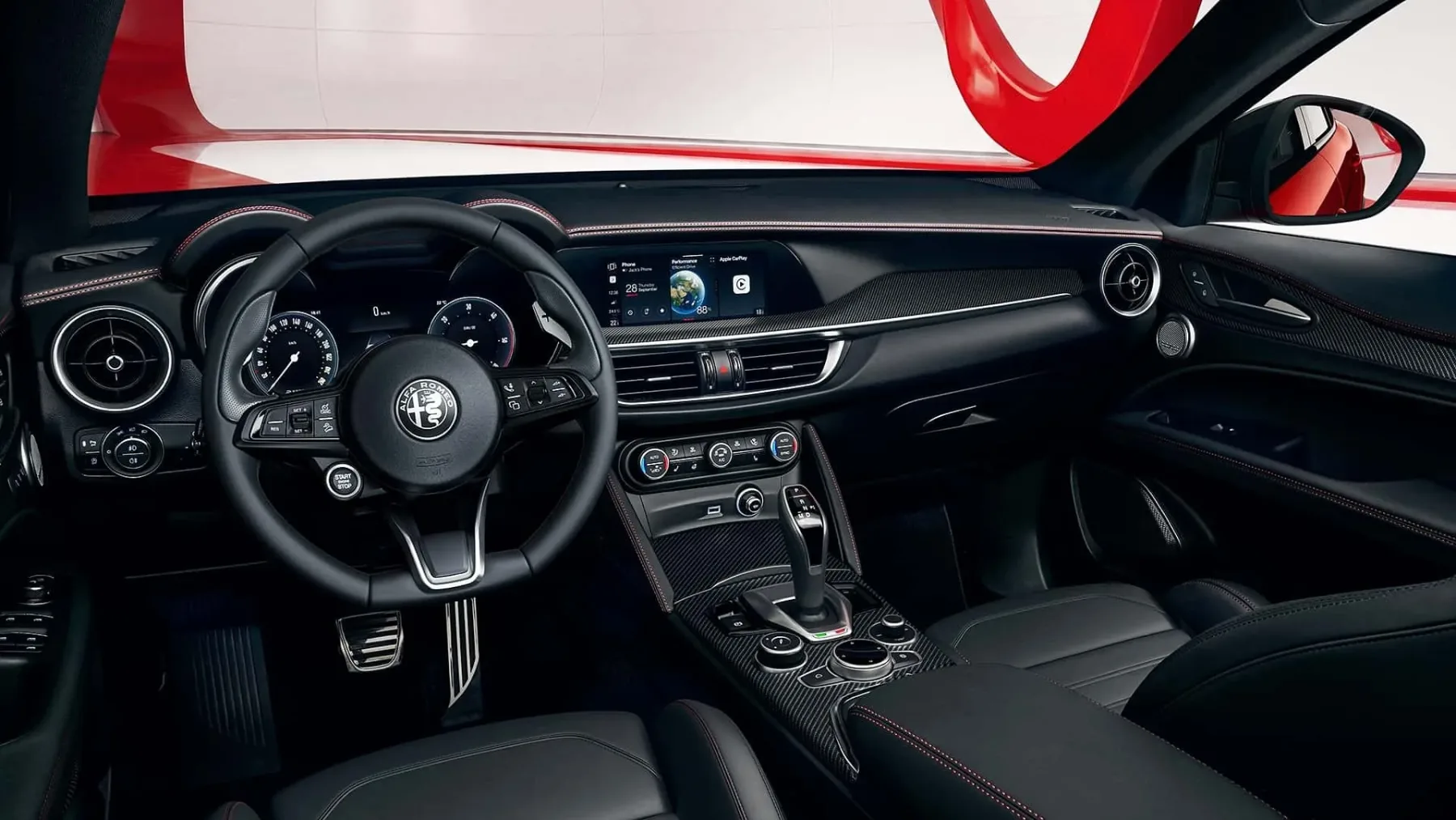 Alfa Romeo Giulia in Stelvio Pack Performance: zvezdnica, ki noče v pokoj – in hvala bogu za to
