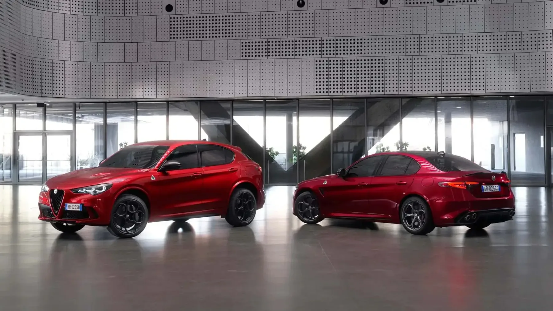 Alfa Romeo Giulia in Stelvio Quadrifoglio ‘Collezione’: V-6 se vrača, ker elektrika (še) ni dovolj seksi
