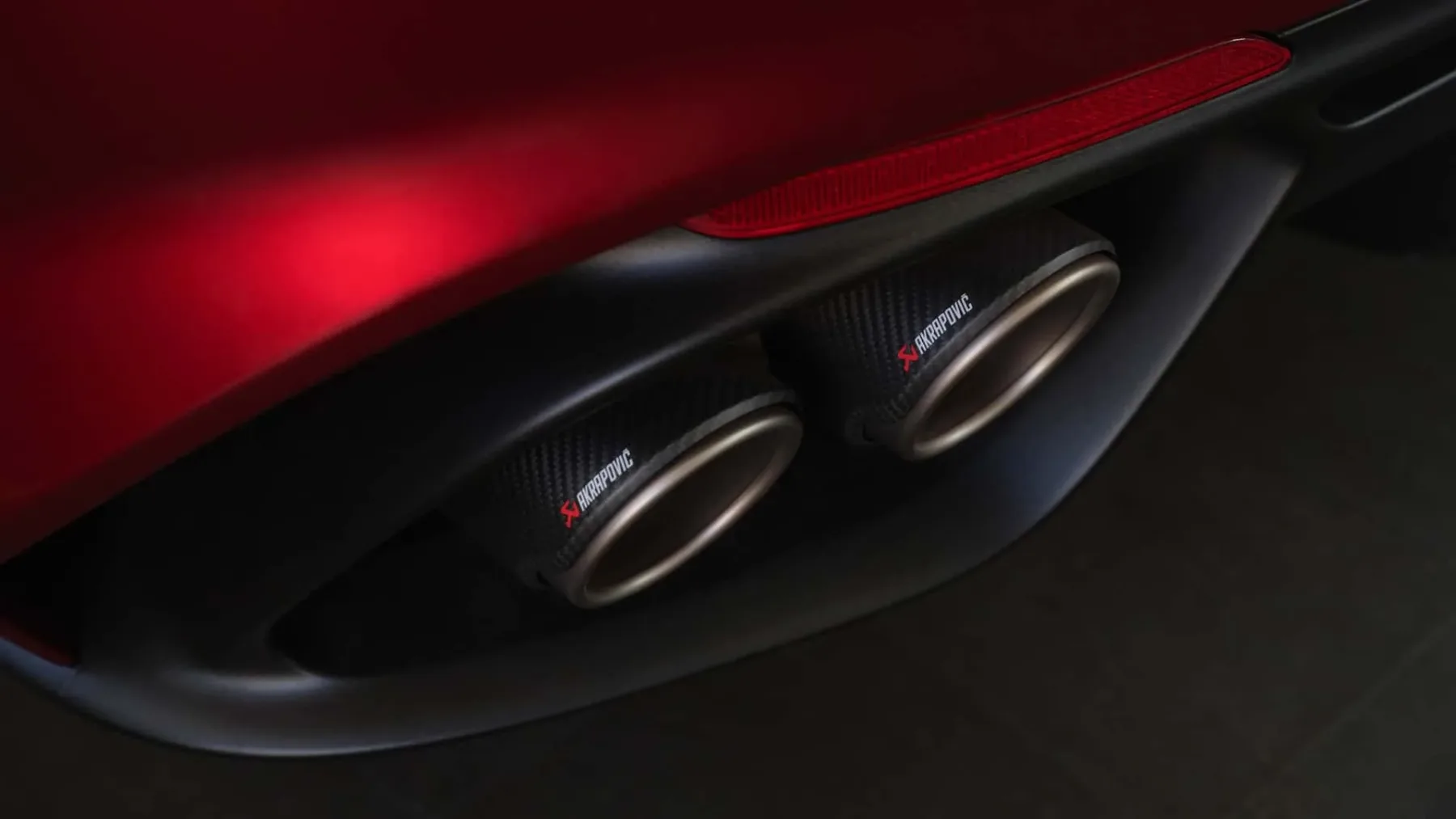 Alfa Romeo Giulia in Stelvio Quadrifoglio ‘Collezione’: V-6 se vrača, ker elektrika (še) ni dovolj seksi