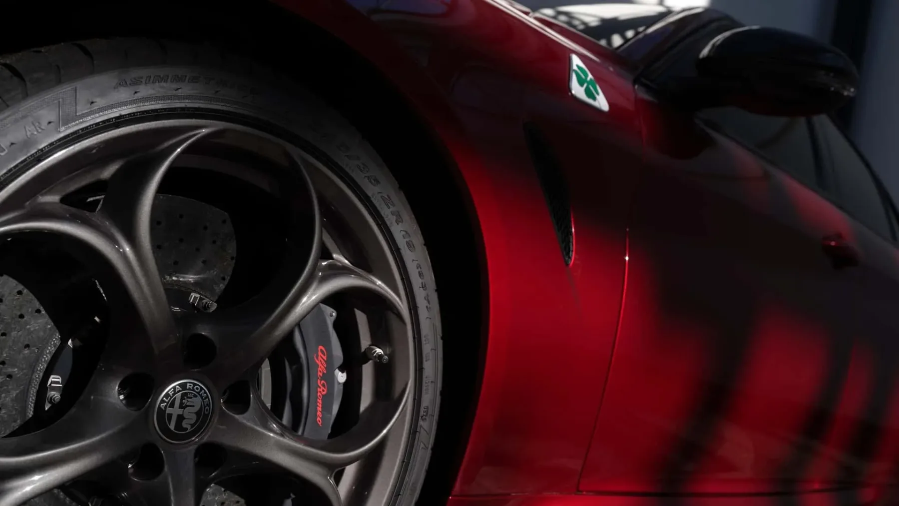 Alfa Romeo Giulia in Stelvio Quadrifoglio ‘Collezione’: V-6 se vrača, ker elektrika (še) ni dovolj seksi