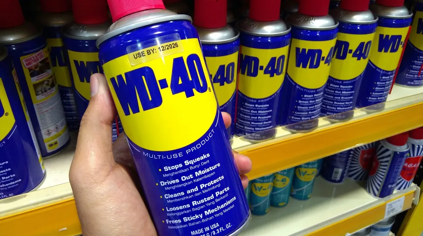 Ali ima WD-40 rok uporabe? Kako dolgo v resnici zdrži nepogrešljivi čudež v pločevinki
