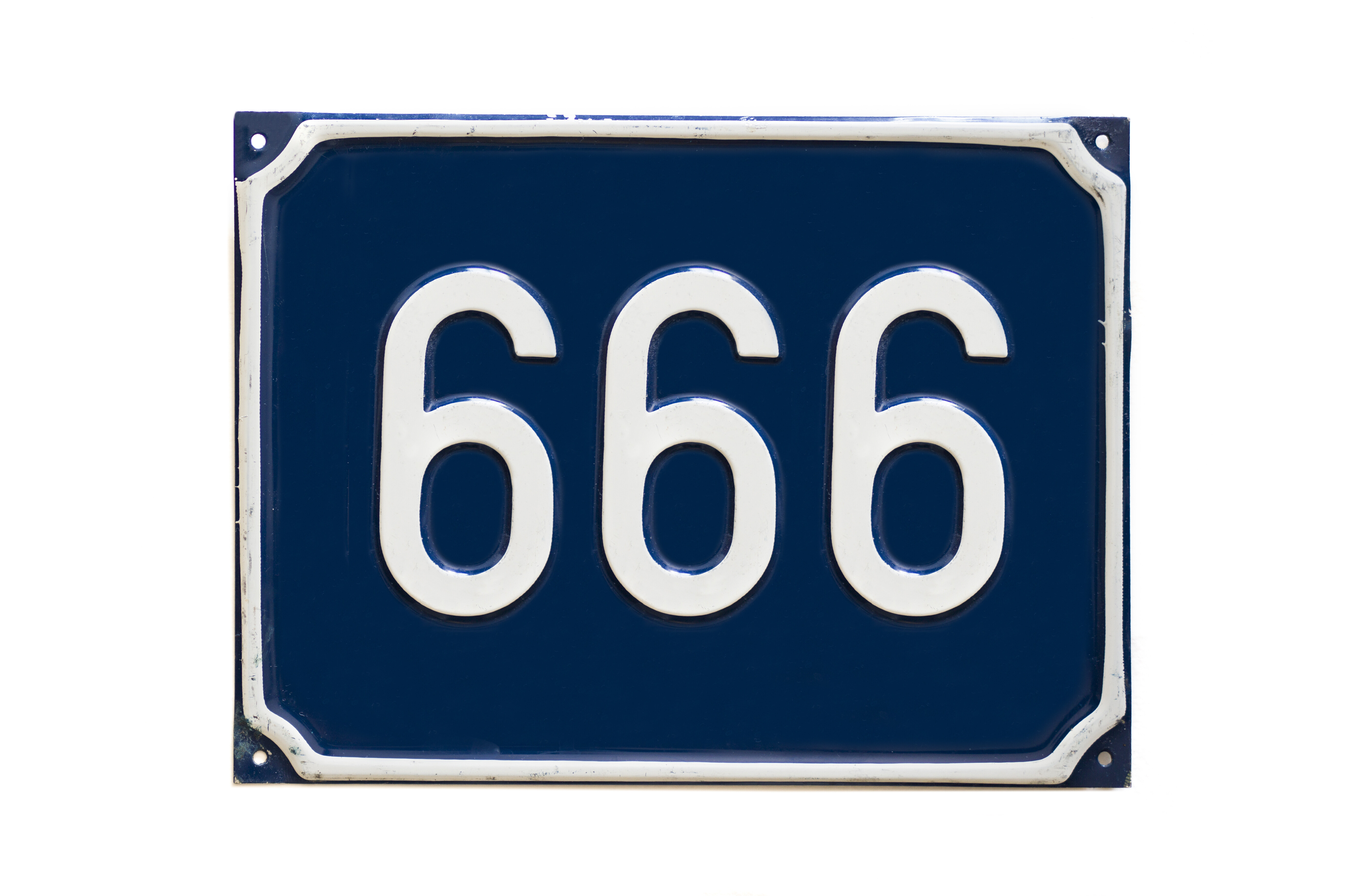 Ali vas povsod spremljajo angelska števila? Naj vas 666 nikar ne prestraši!