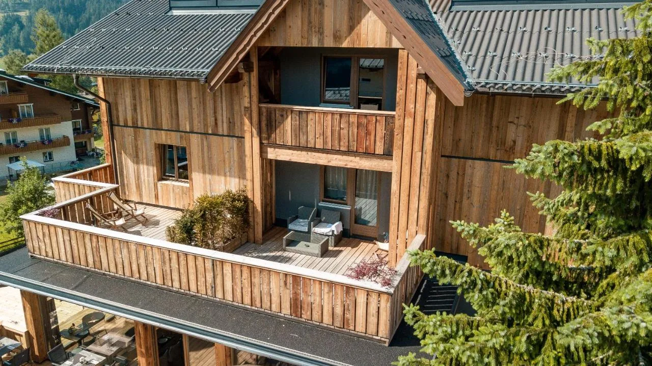 Almmonte Sensum Suites: rajska oaza v objemu Alp, ki združuje sodobni dizajn in vrhunsko kulinariko