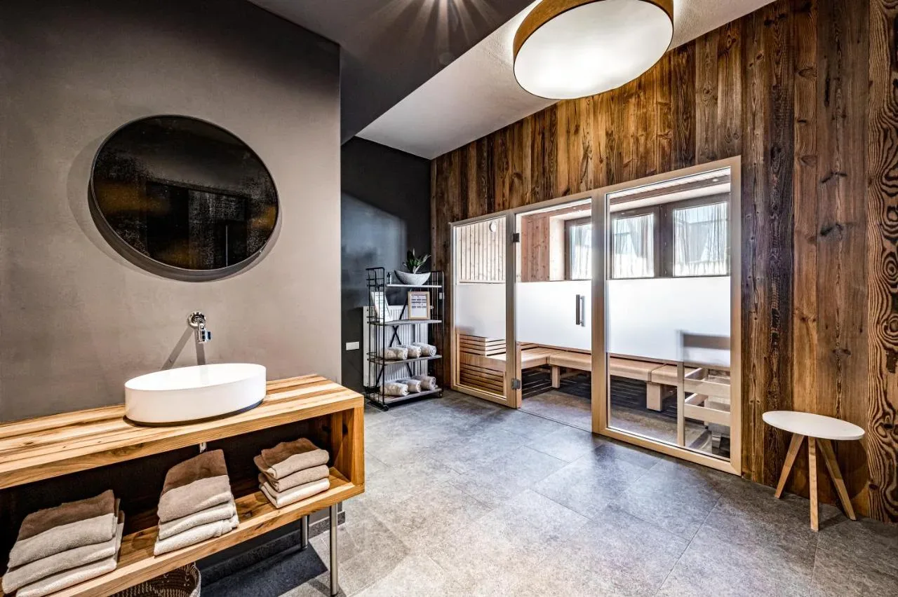 Almmonte Sensum Suites: rajska oaza v objemu Alp, ki združuje sodobni dizajn in vrhunsko kulinariko