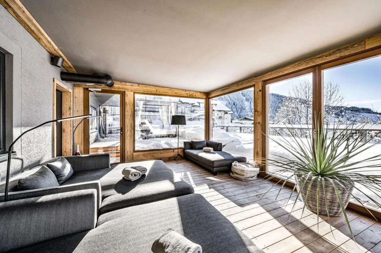 Almmonte Sensum Suites: rajska oaza v objemu Alp, ki združuje sodobni dizajn in vrhunsko kulinariko