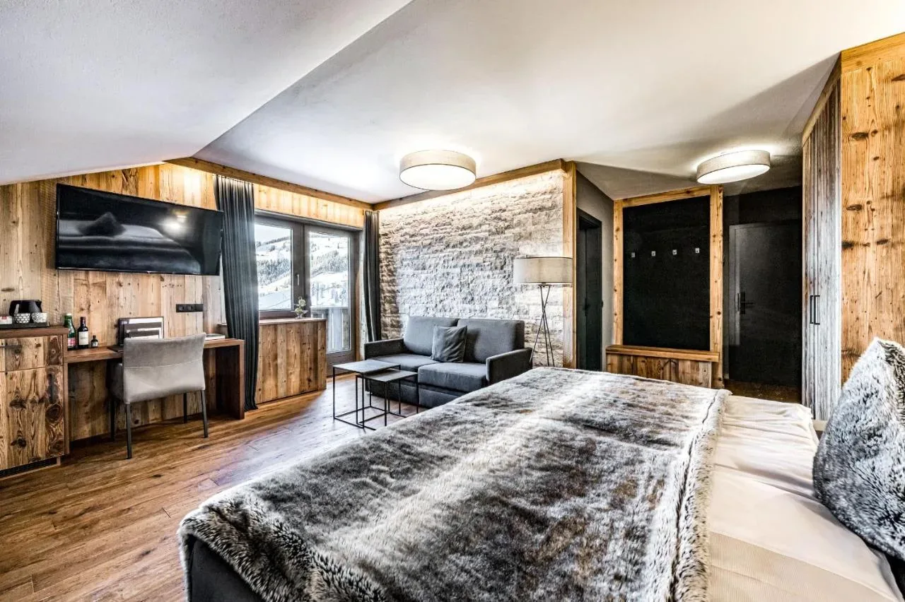 Almmonte Sensum Suites: rajska oaza v objemu Alp, ki združuje sodobni dizajn in vrhunsko kulinariko