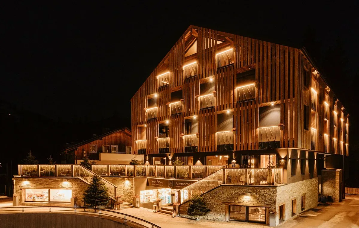 Almmonte Sensum Suites: rajska oaza v objemu Alp, ki združuje sodobni dizajn in vrhunsko kulinariko