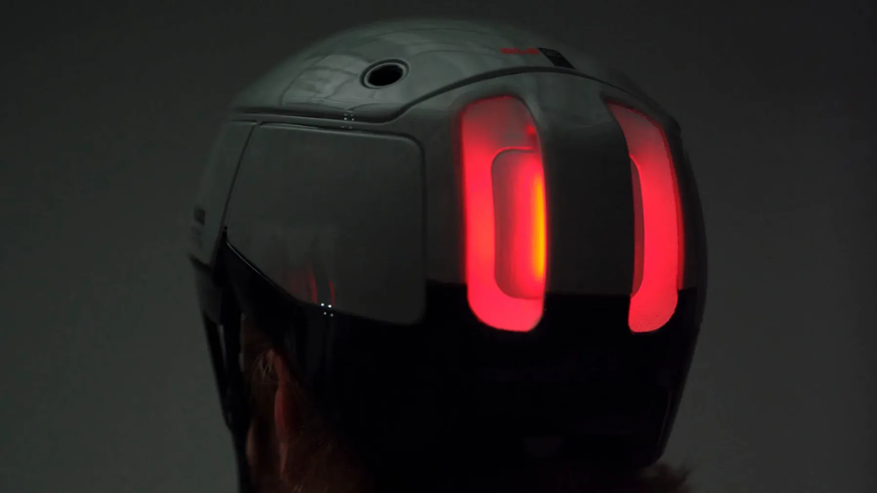 Alpha Wave: pametna čelada, ki bo spremenila urbano mobilnost