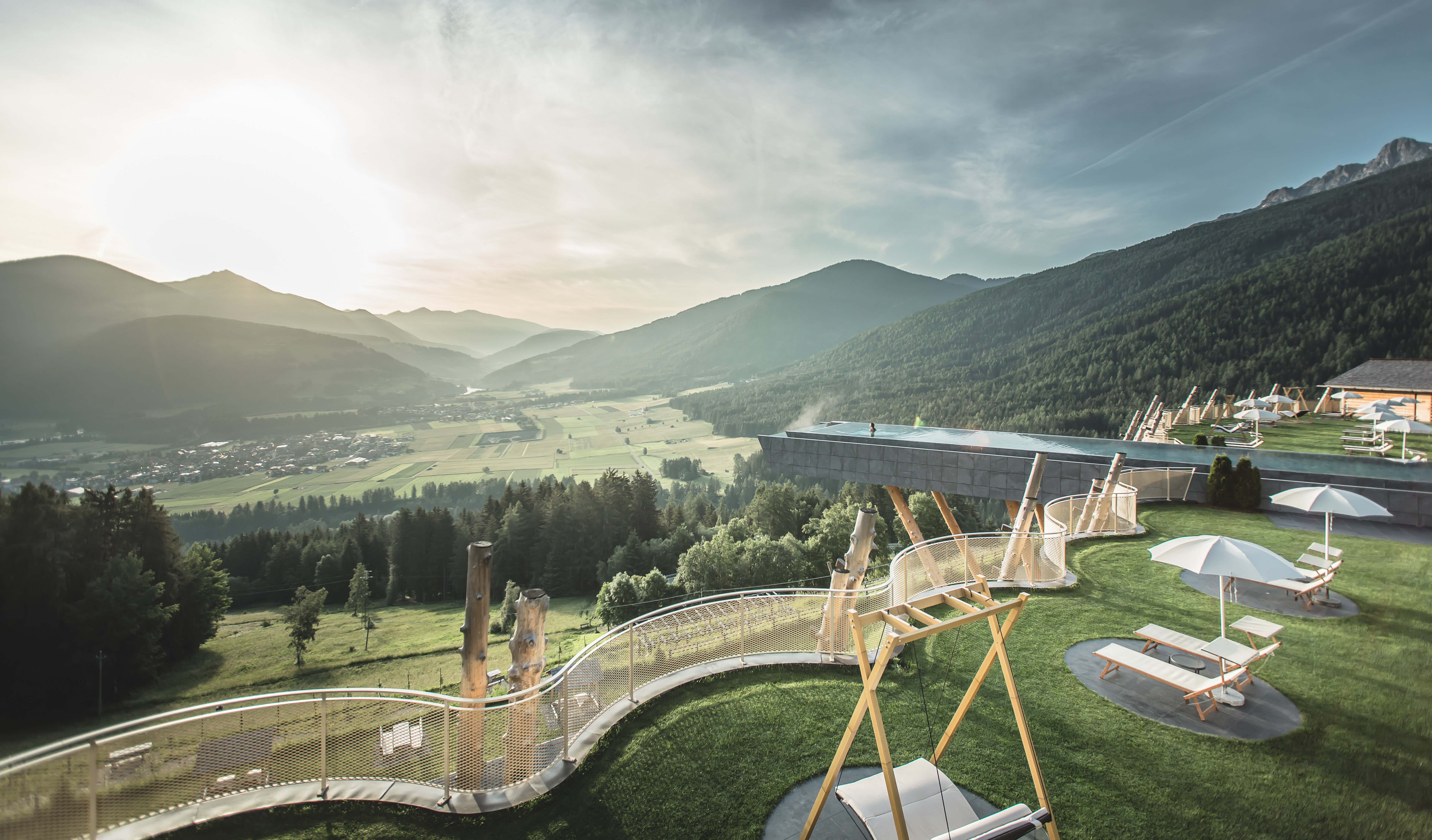 Alpin Panorama Hotel Hubertus: hotel z najlepšim prelivnim bazenom v Evropi