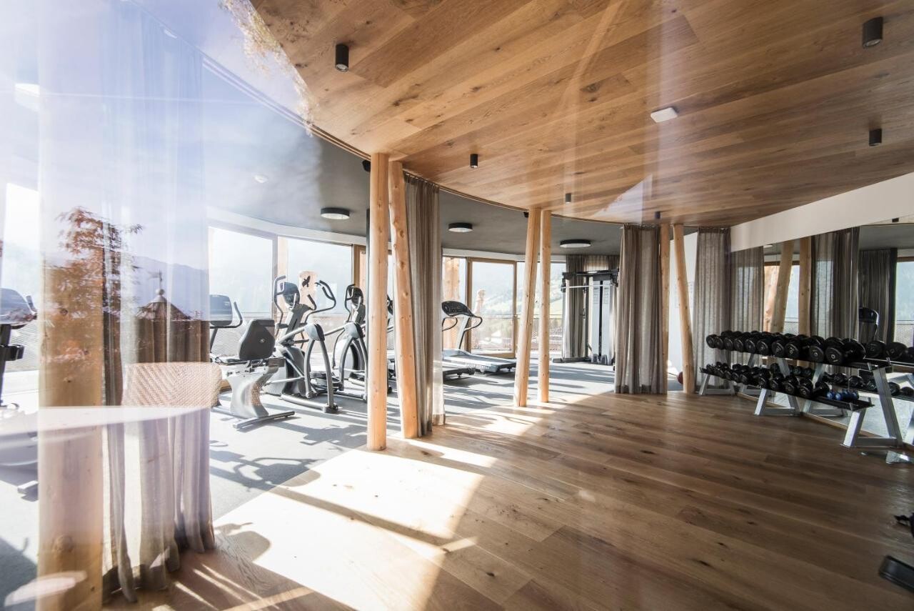 Alpin Panorama Hotel Hubertus: hotel z najlepšim prelivnim bazenom v Evropi