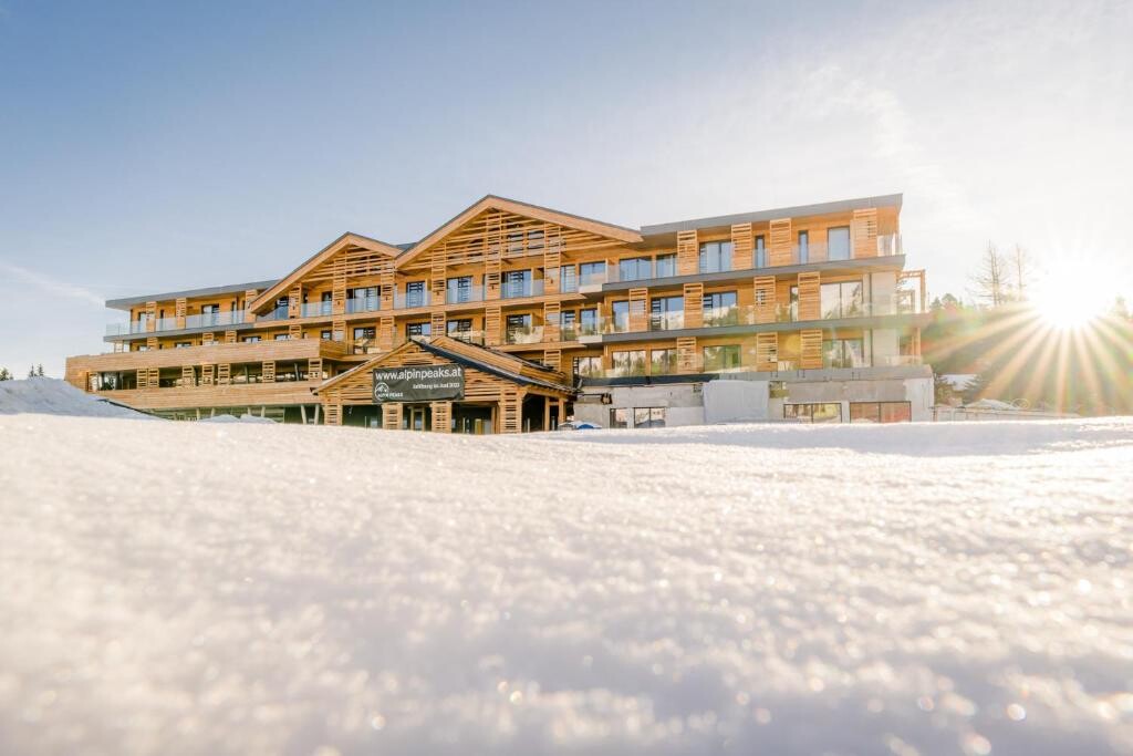Alpin Peaks Aparthotel na planoti Turracher Höhe: kjer se kronski dragulji Alp svetijo najsvetleje