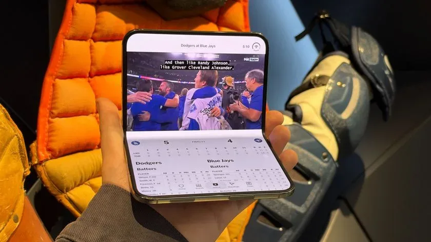 Apple iPhone Duo: Ko se Applov futuristični zložljivi prestiž začne lomiti pod pritiskom