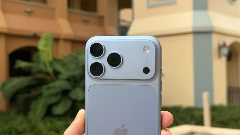 Apple iPhone Duo: Ko se Applov futuristični zložljivi prestiž začne lomiti pod pritiskom
