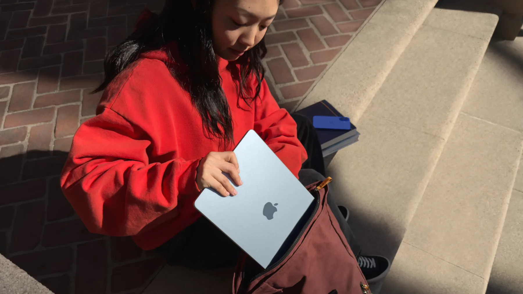 Apple MacBook Air M4 2025: Ko nebo postane tehnološka simfonija