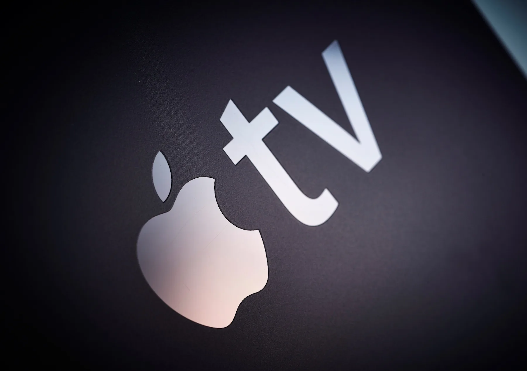 Apple TV+ je naročnikom poklonil 19 filmskih klasikov: Od Titanika do E.T.-ja popolnoma brezplačno!