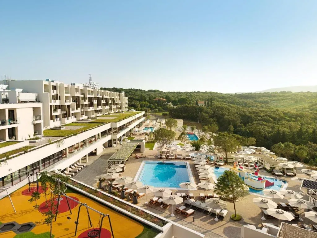 Arba Resort Valamar na Rabu: Kjer sredozemski raj postane razkošje vseh čutov