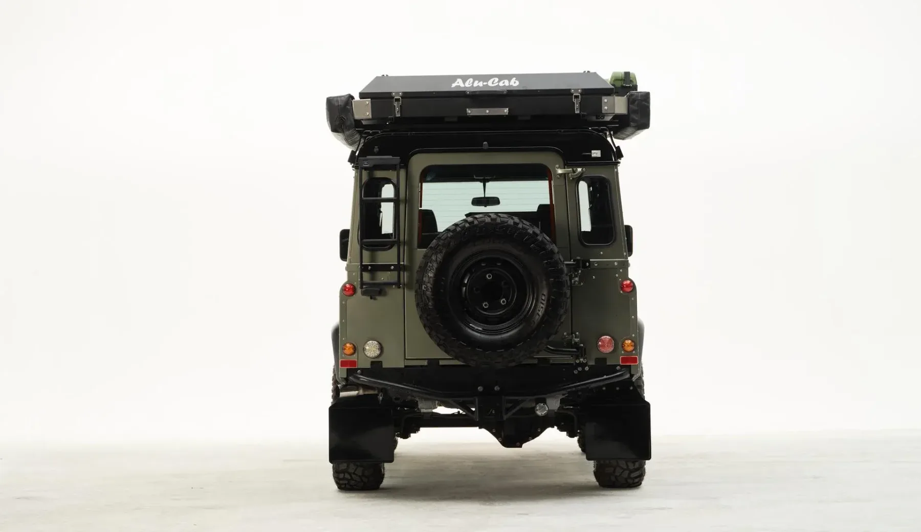 Arksen Project Sahara Land Rover Defender: Ultimativni overland stroj za neskončne avanture