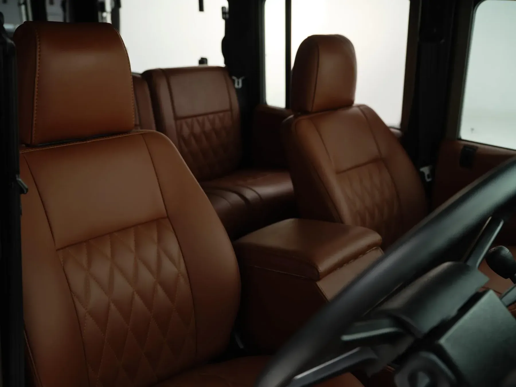 Arksen Project Sahara Land Rover Defender: Ultimativni overland stroj za neskončne avanture