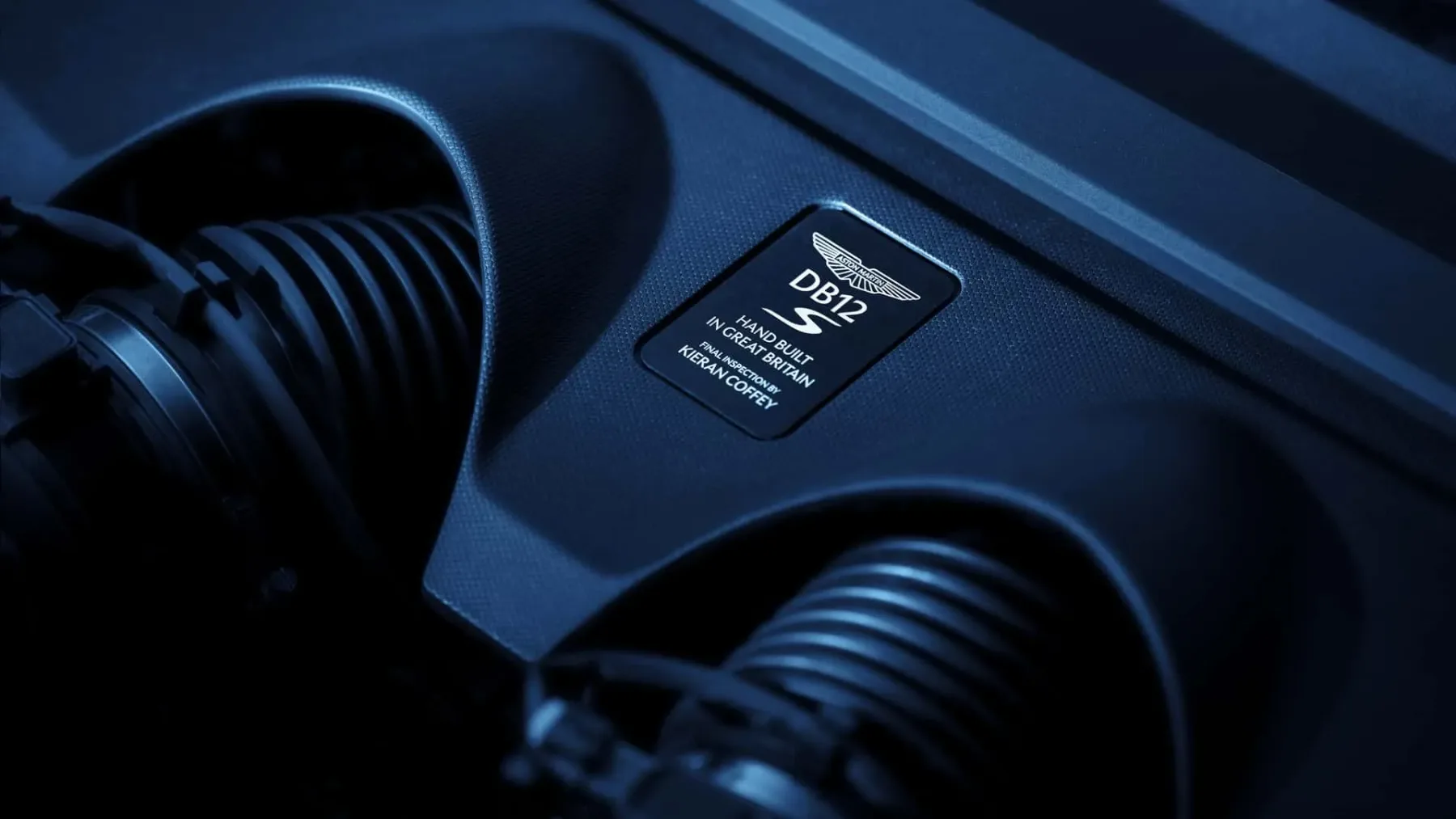 Aston Martin DB12 S: Ko »še malo več« postane umetnost