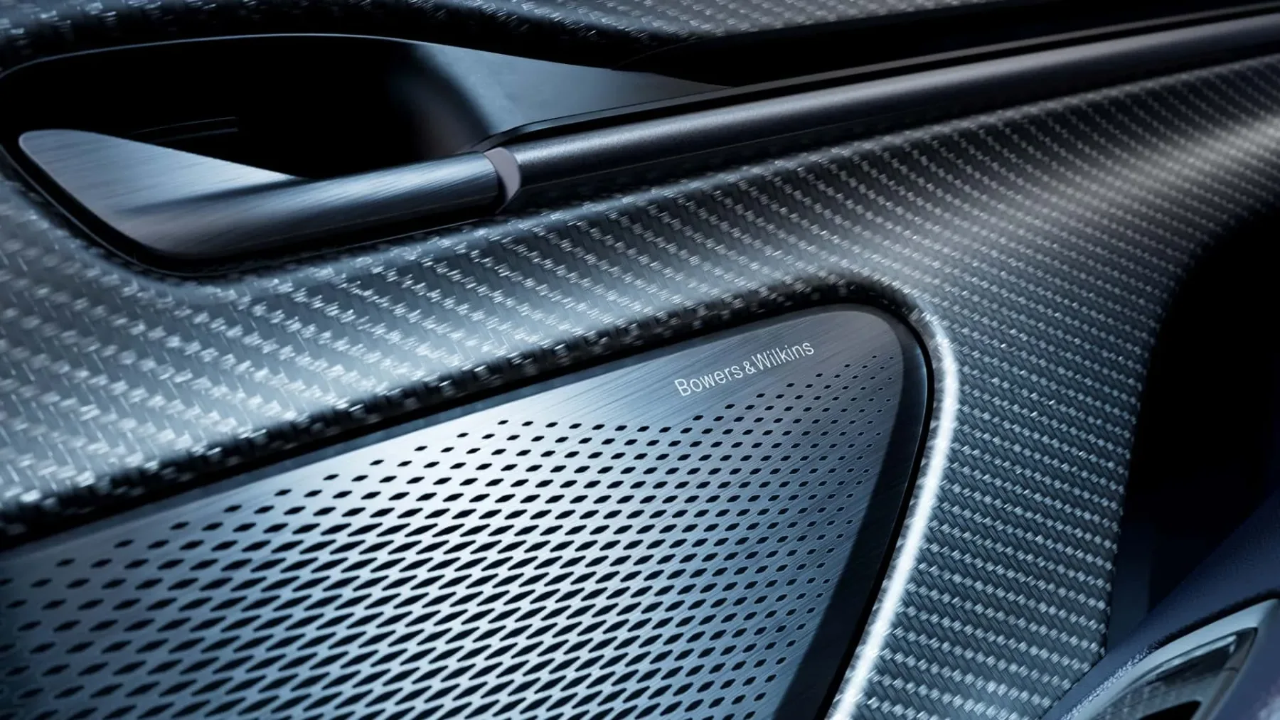 Aston Martin DB12 S: Ko »še malo več« postane umetnost
