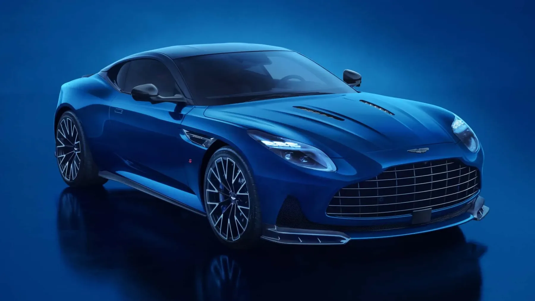 Aston Martin DB12 S: Ko »še malo več« postane umetnost