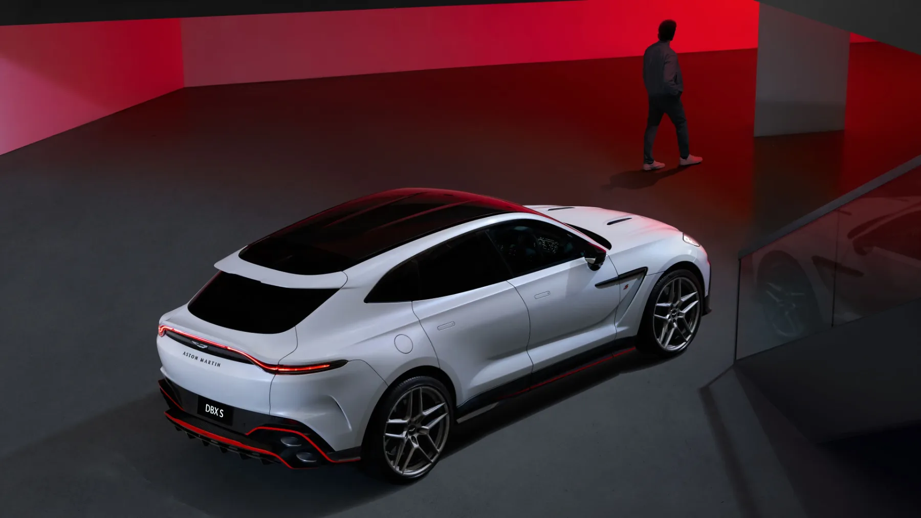 Aston Martin DBX S: najmočnejši SUV brez elektrike, ki je kdaj prišel iz Gaydona – odgovor na Ferrari Purosangue