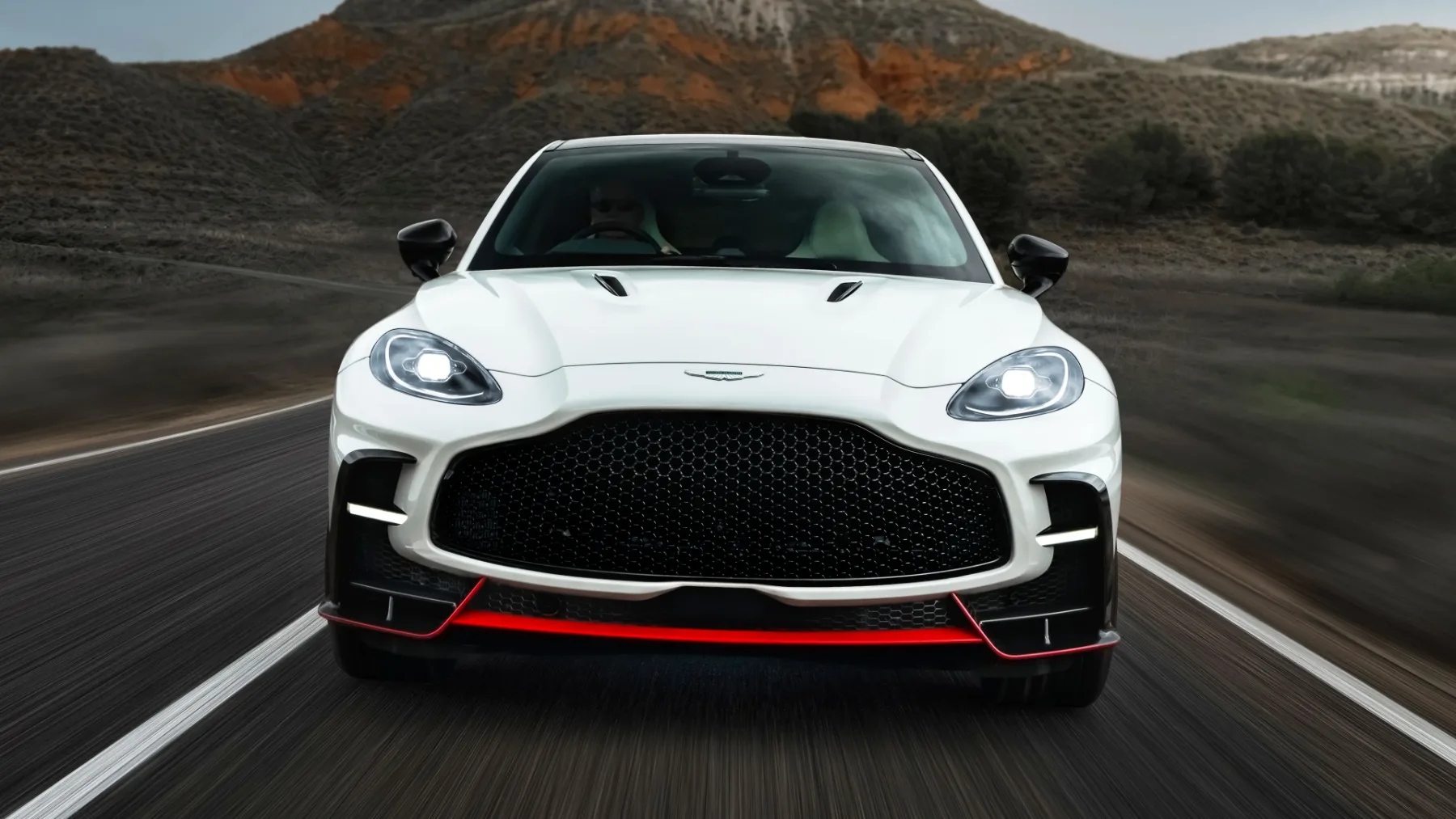 Aston Martin DBX S: najmočnejši SUV brez elektrike, ki je kdaj prišel iz Gaydona – odgovor na Ferrari Purosangue
