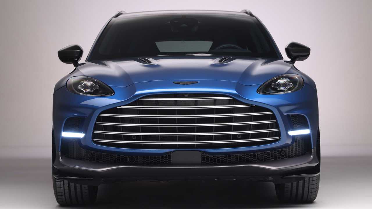 Aston Martin DBX707: če bi James Bond kupil terenca