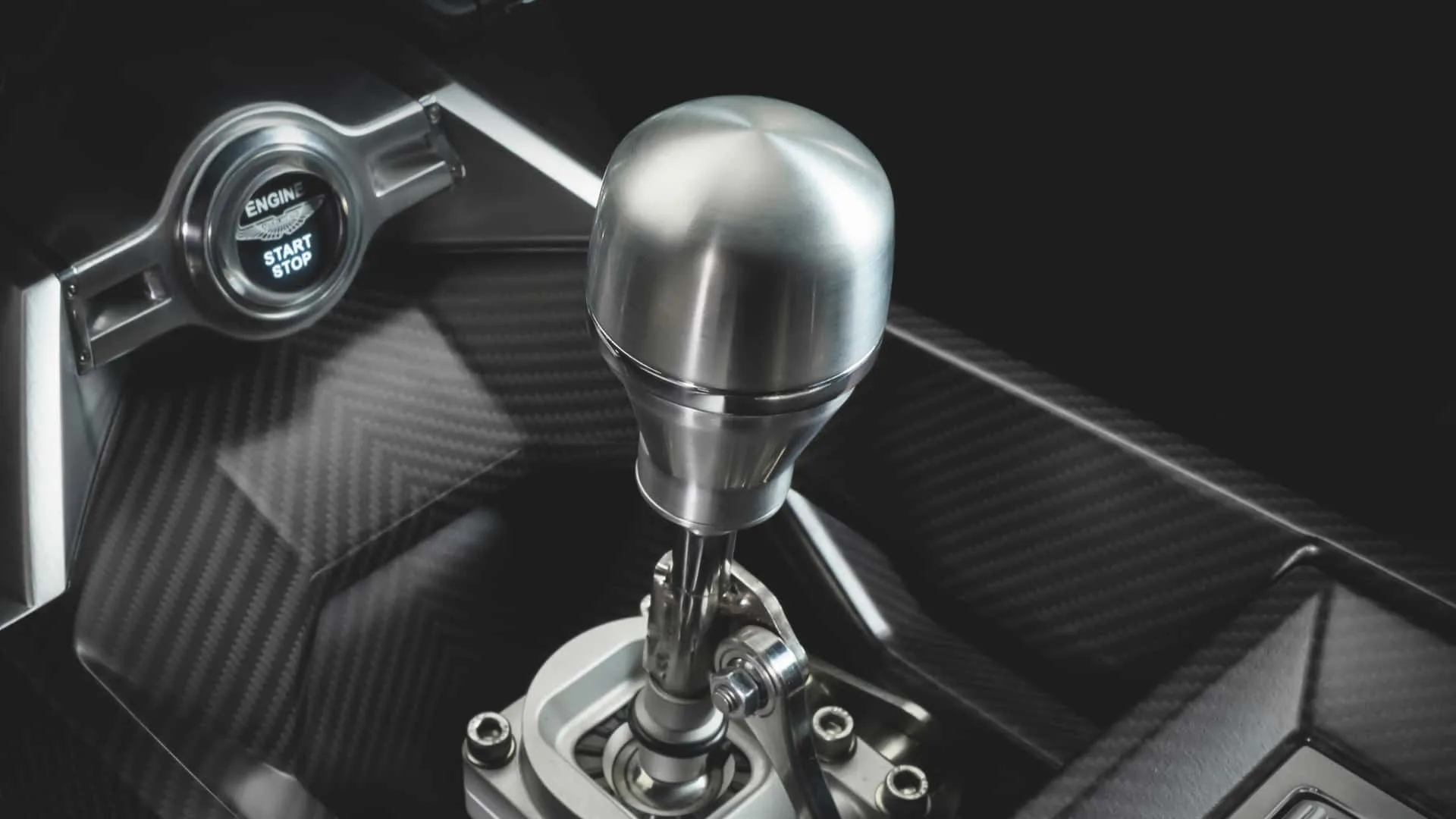 Aston Martin Valiant: ko se sanje Formule 1 srečajo z realnostjo