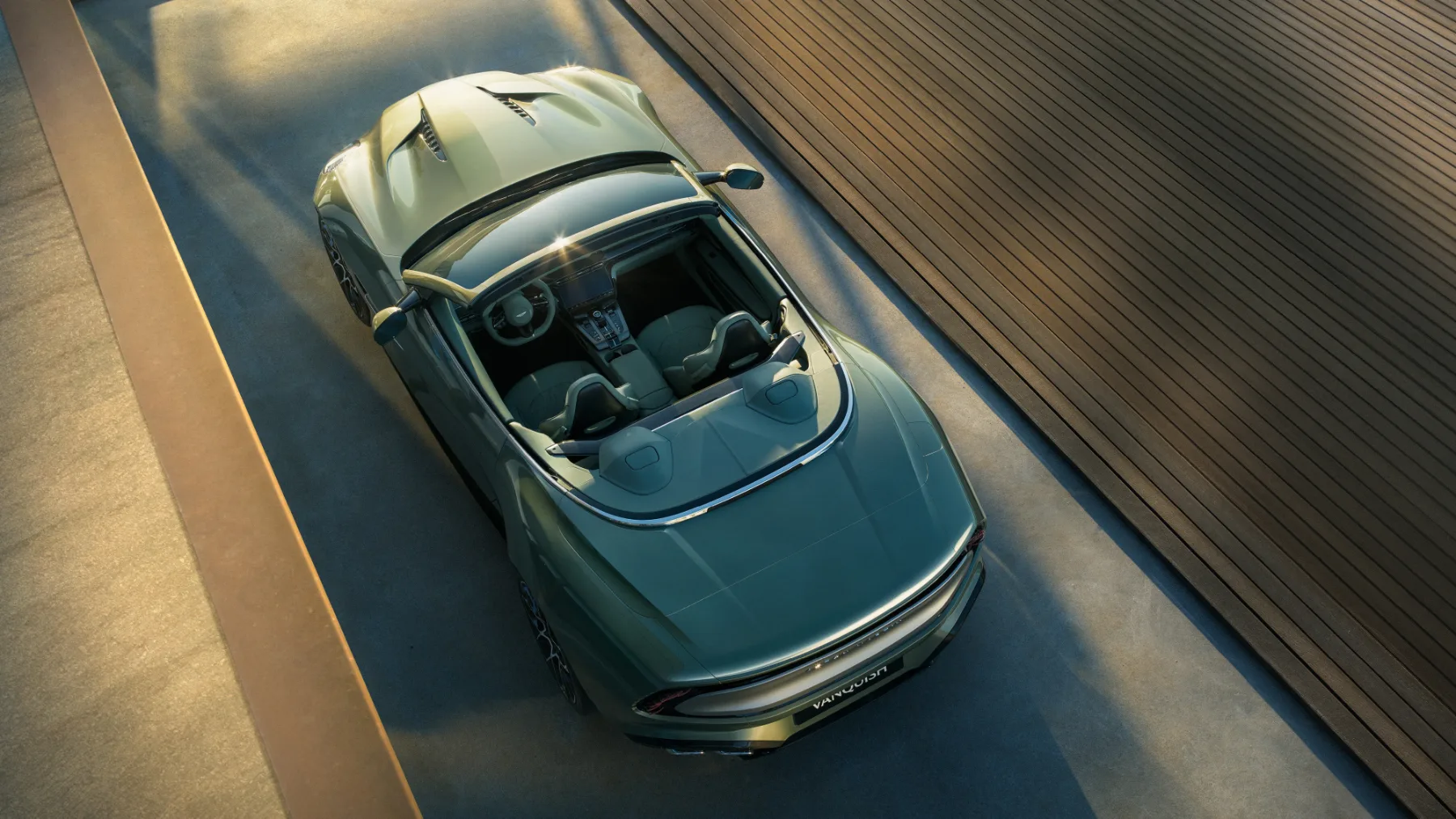 Aston Martin Vanquish Volante (2026): najlepši V12 kabriolet na svetu